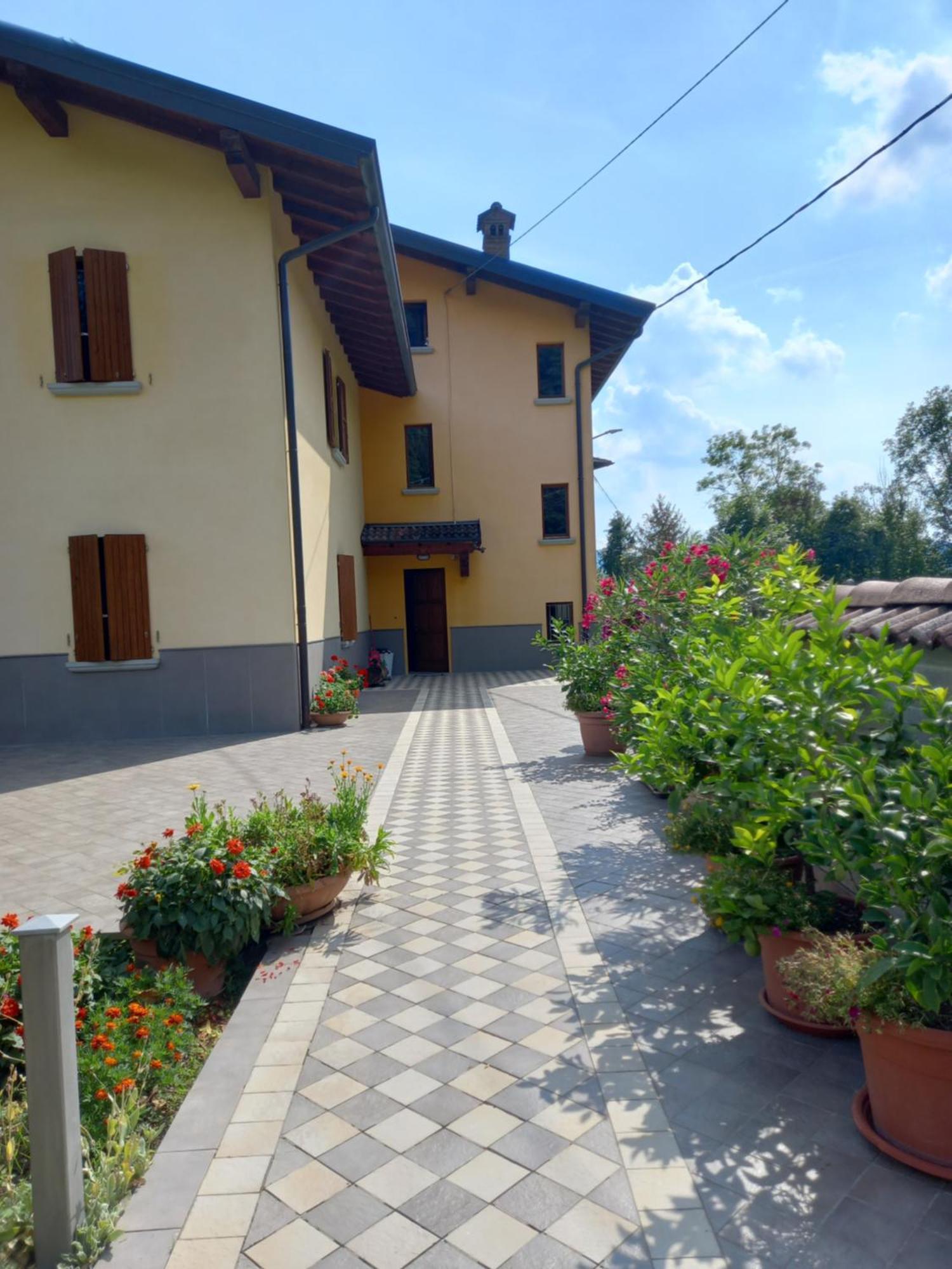 Casa Vacanze Tania Somendenna Zewnętrze zdjęcie